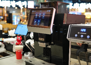 Jetinno技諾JL33智能全自動(dòng)咖啡機(jī)如何定義外賣(mài)咖啡高效運(yùn)營(yíng)新標(biāo)準(zhǔn)